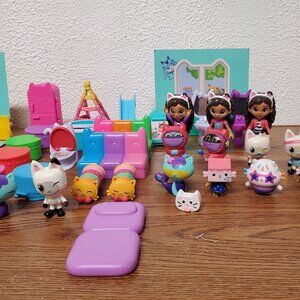 Action Figures - Gabby's Playhouse - Lot of 35 different items
